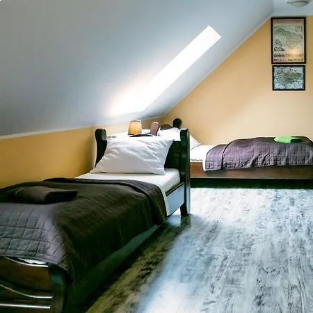 Gosciniec Zapiecek * Krutynski Piecek